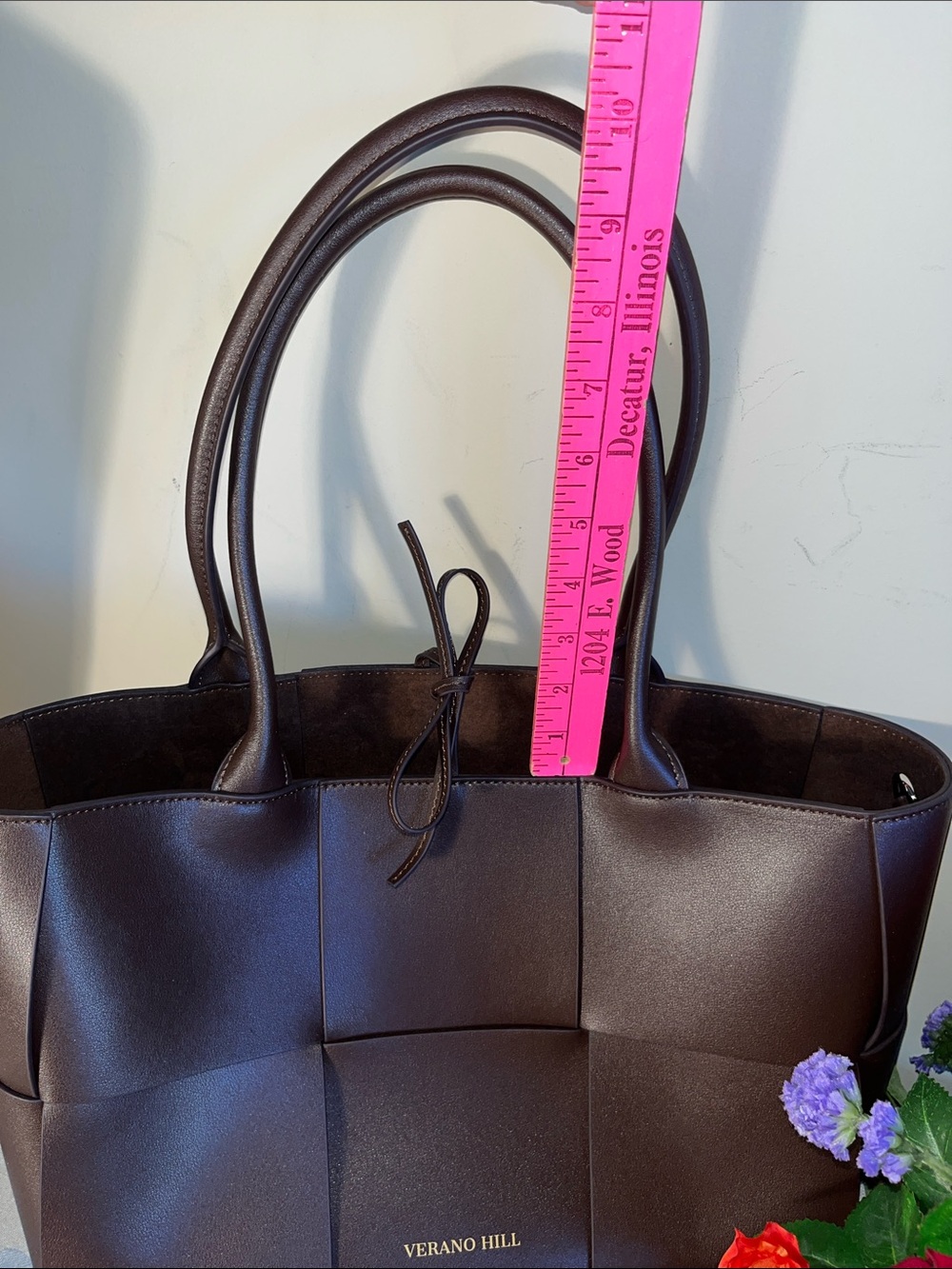 Verano Hill Karina Wood or Chocolate Brown Woven Medium Tote Bag - Picture 4 of 9